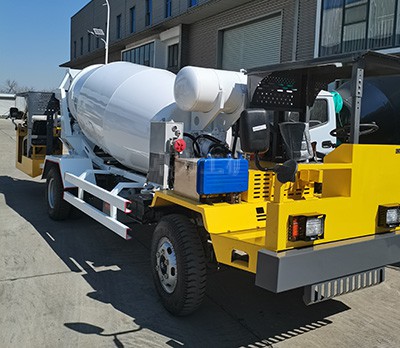 五證五輪2.5方攪拌車